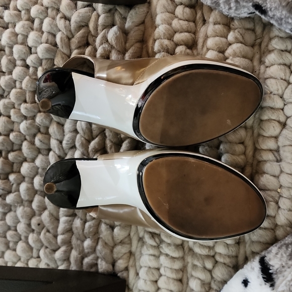 Gold peep toe heels - Picture 4 of 4